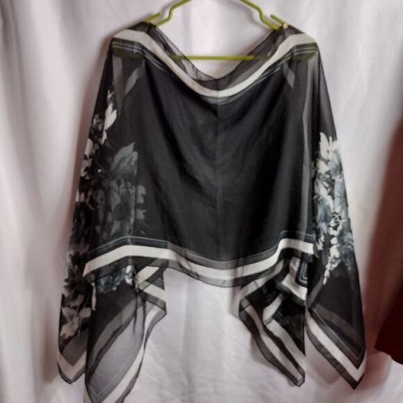 Shawl   - Picture 2 of 3